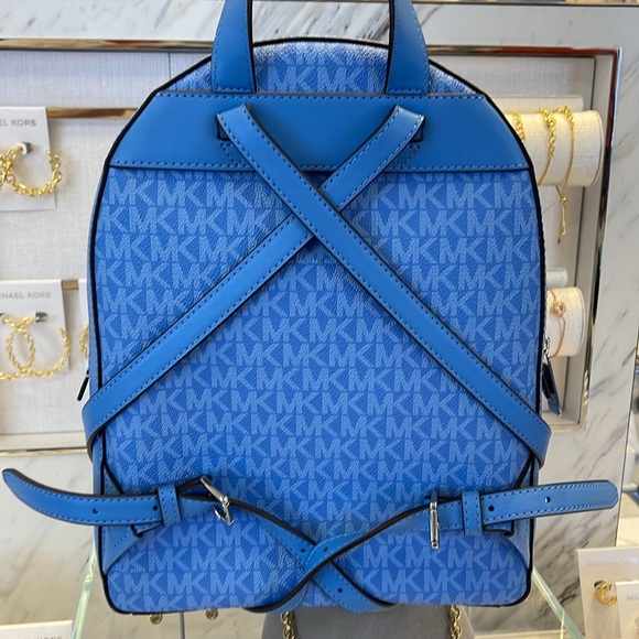 Michael Kors Jaycee Medium Signature Logo Backpack
South Pacific
NWT - Picture 15 of 16